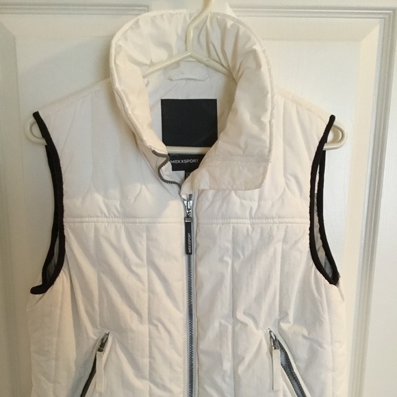 WHITE MEXXSPORT PUFFER VEST - Picture 1 of 5
